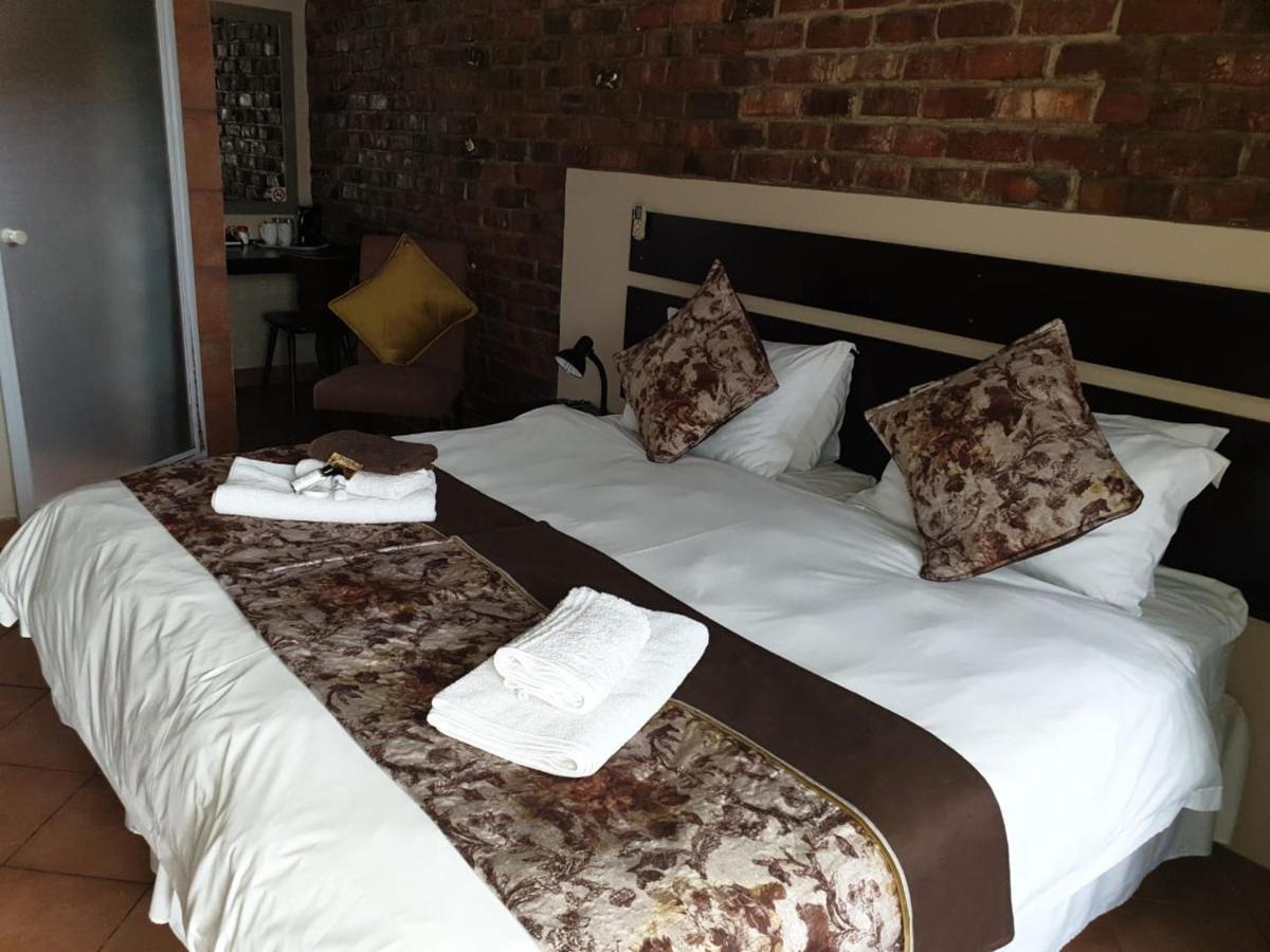 Tsessebe Guesthouse Bloemfontein Buitenkant foto