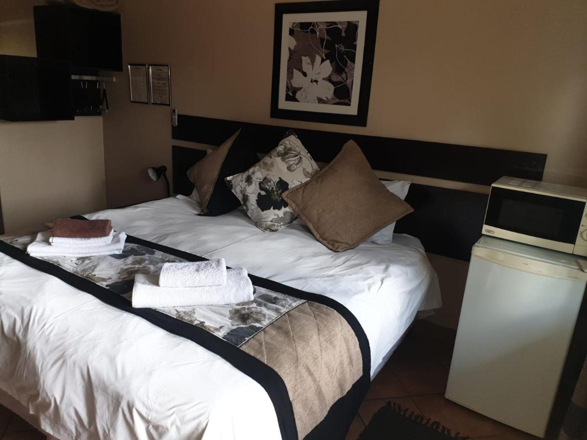 Tsessebe Guesthouse Bloemfontein Buitenkant foto