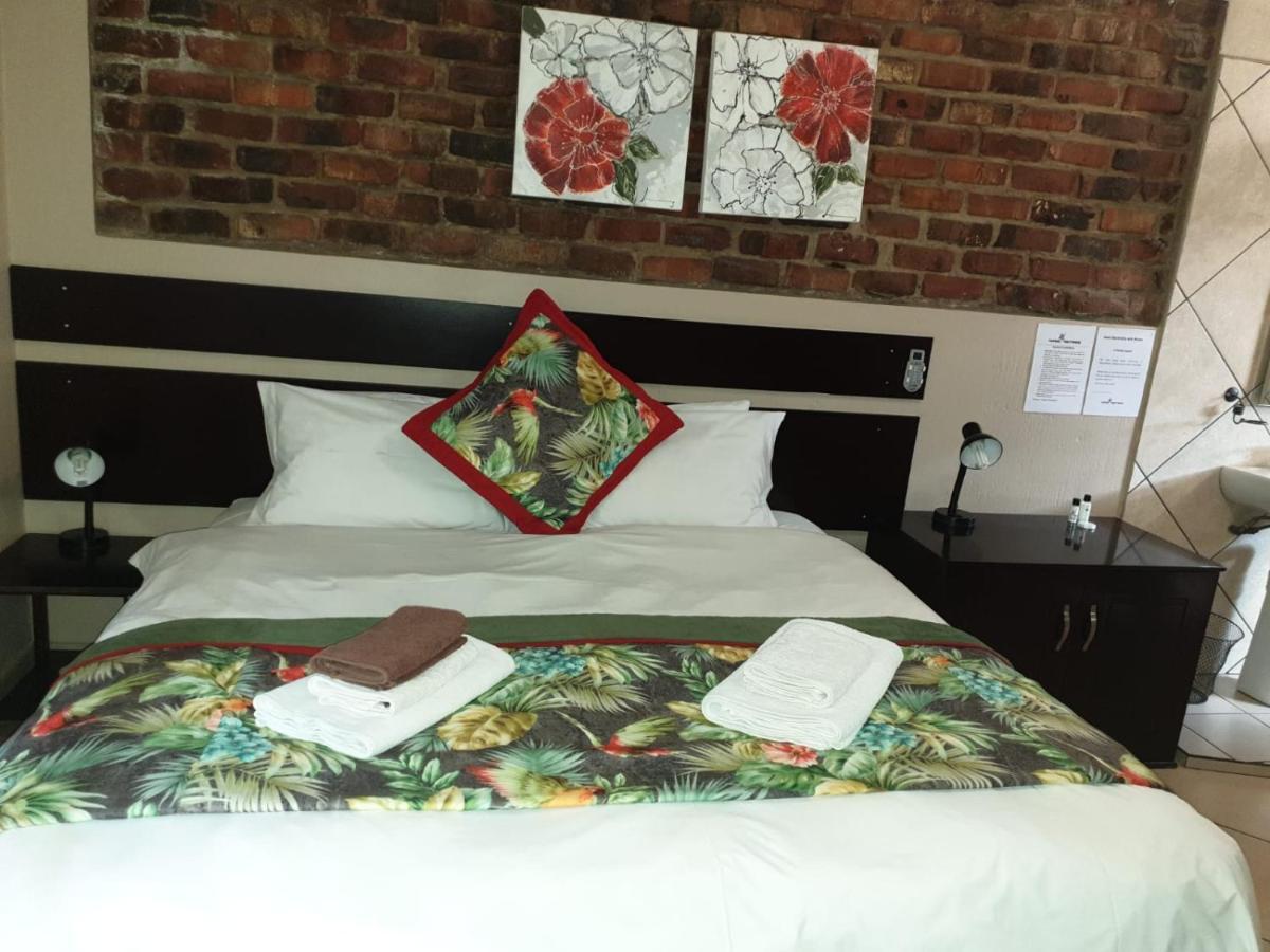 Tsessebe Guesthouse Bloemfontein Buitenkant foto
