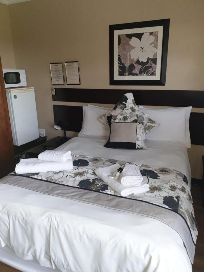 Tsessebe Guesthouse Bloemfontein Buitenkant foto