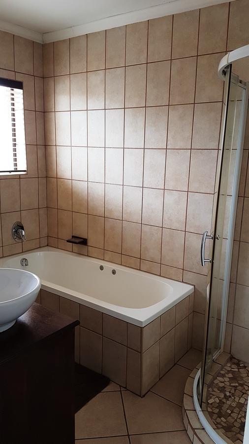 Tsessebe Guesthouse Bloemfontein Buitenkant foto