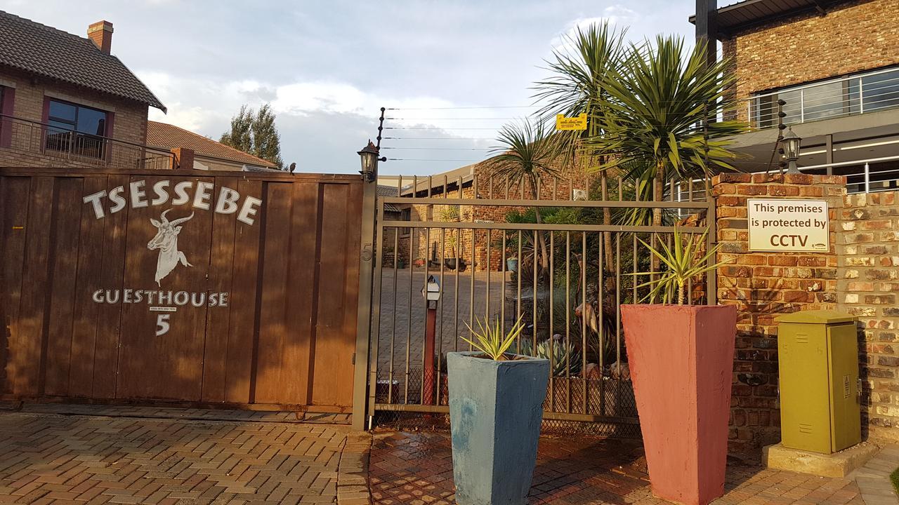 Tsessebe Guesthouse Bloemfontein Buitenkant foto