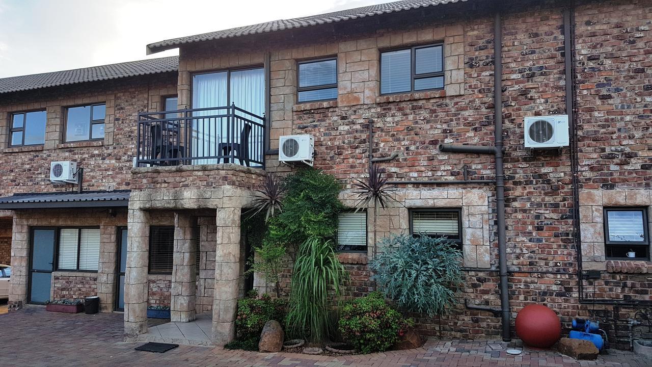 Tsessebe Guesthouse Bloemfontein Buitenkant foto