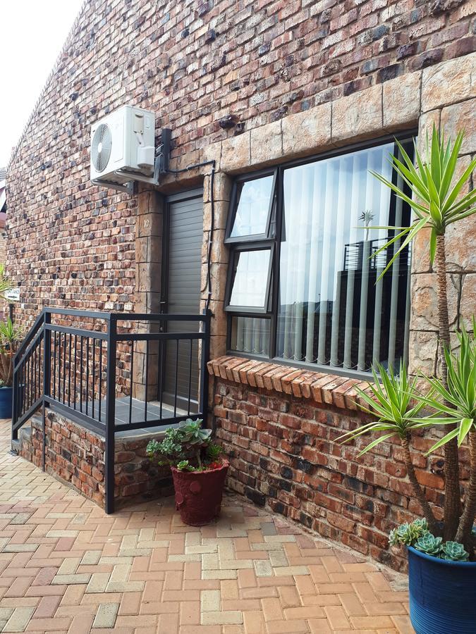 Tsessebe Guesthouse Bloemfontein Buitenkant foto